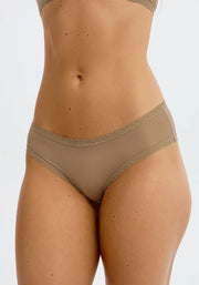Le Micro Shorty À Bordure De Dentelle Truffle
