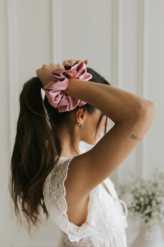 Chouchou Oversize Satin Rose Vintage