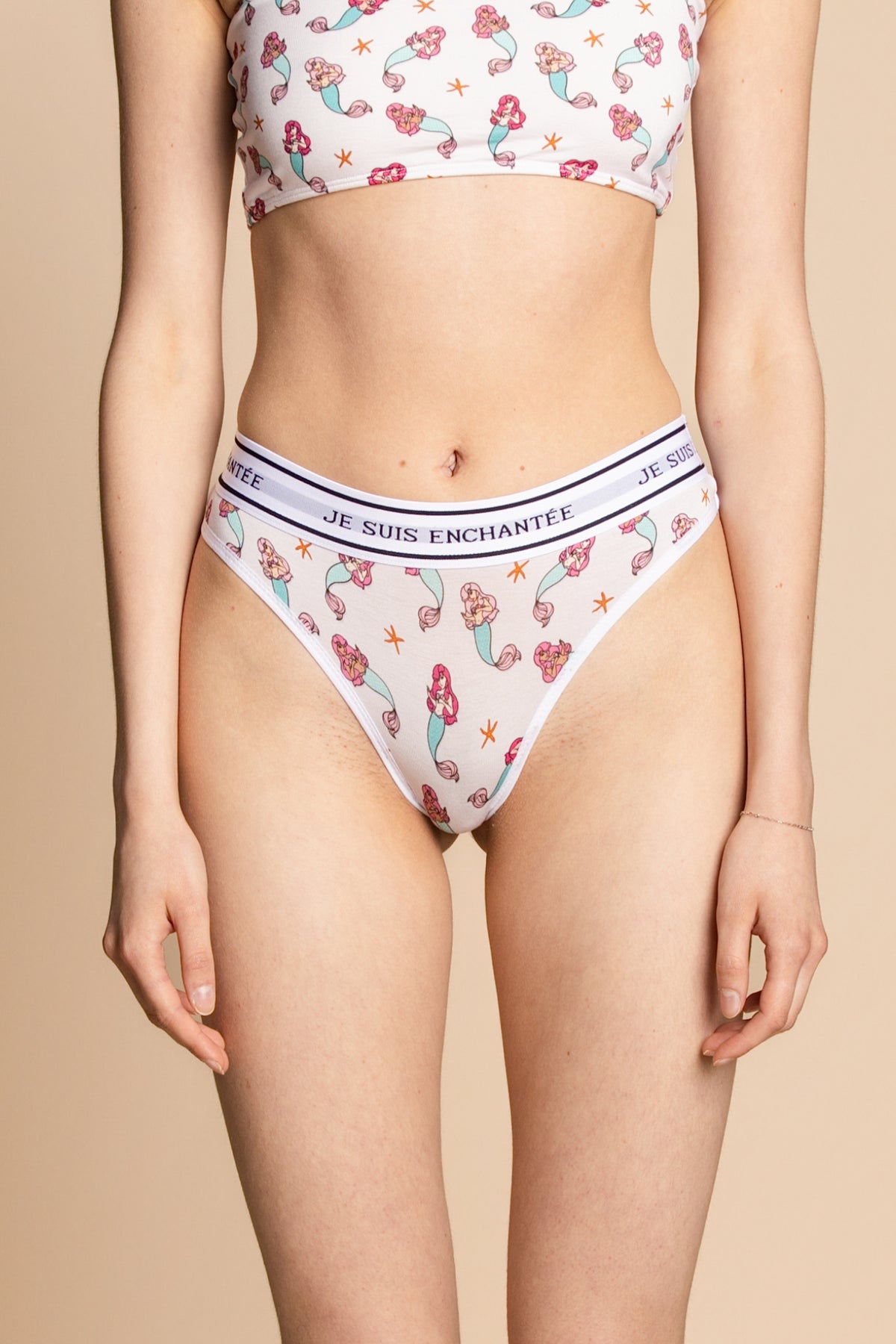 J-String Je Suis Enchantée