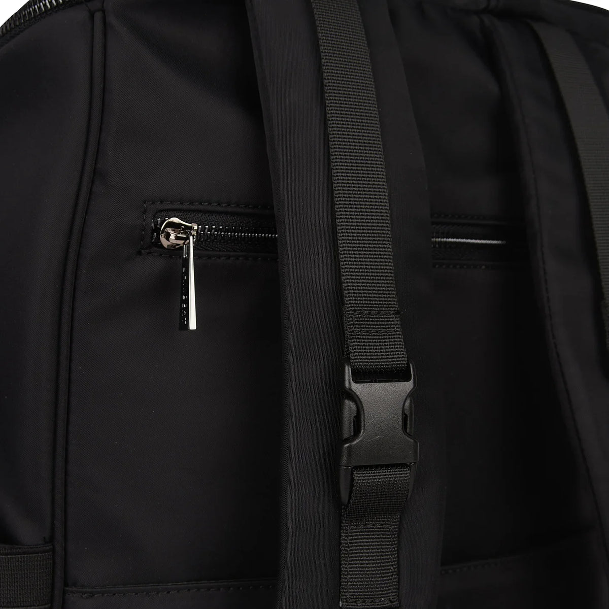 Sac À Couches Le Anabelle En Nylon Recyclé Noir