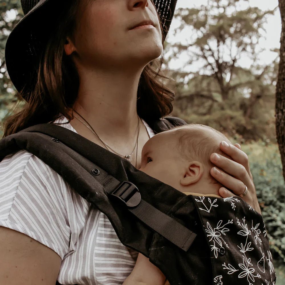 Porte-bébé Structuré PöpNgo Noir