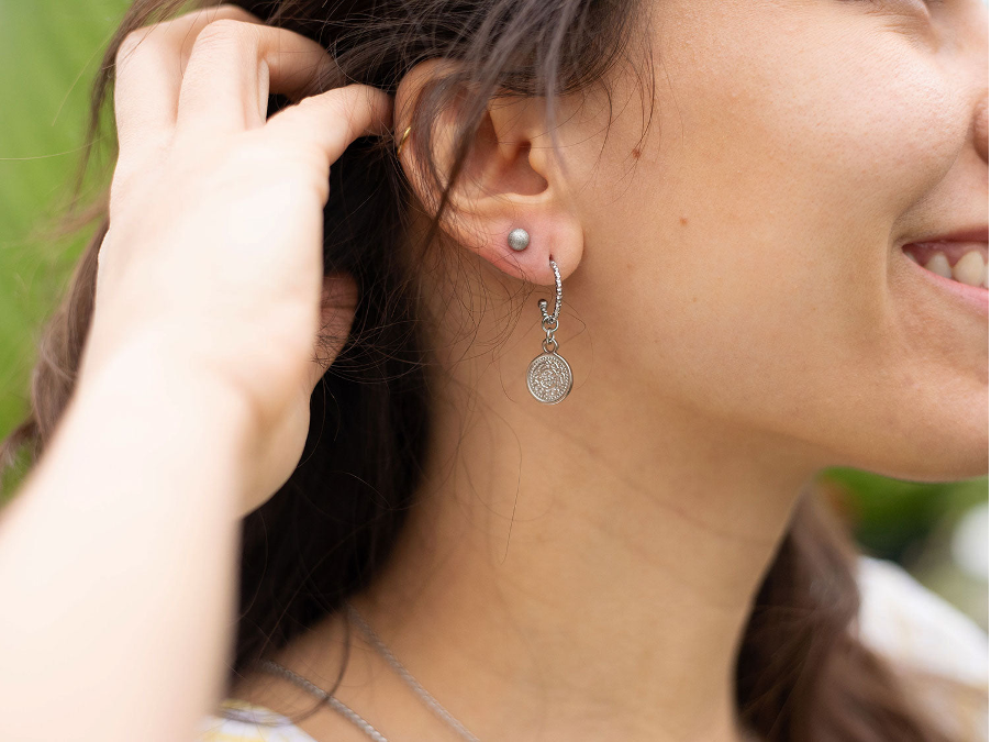 Clous D'oreilles Cassis
