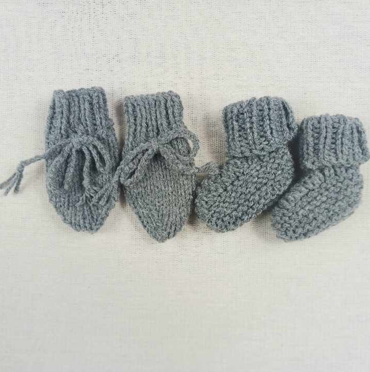 Kit Bas & Mitaines Gris Foncé (0-3 Mois)