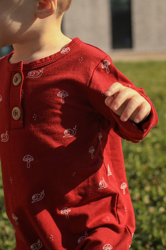 Onesie Évolutif Rouge Cerise Motifs Escargots