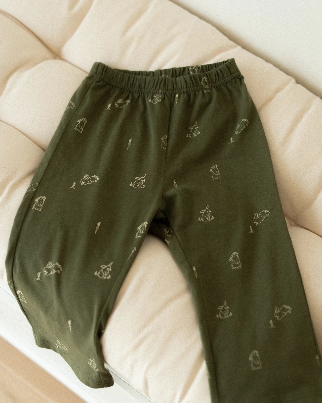 Pantalon Évolutif Vert À Motifs Lapins