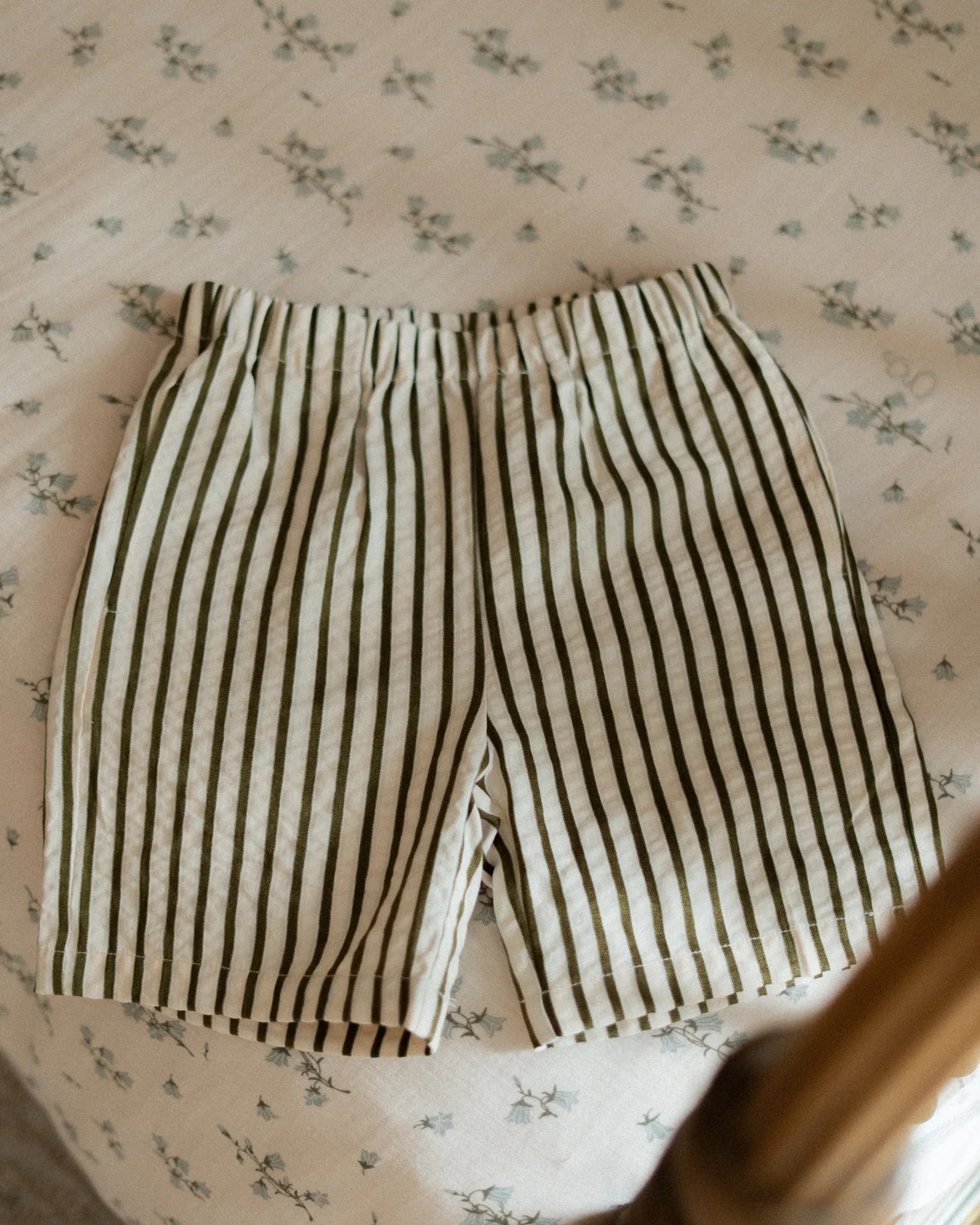 Short Évolutif Vert Et Crème À Rayures