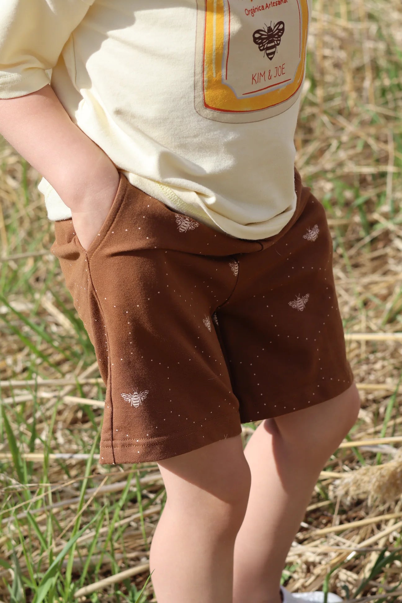 Short Évolutif Brun À Motifs Abeilles