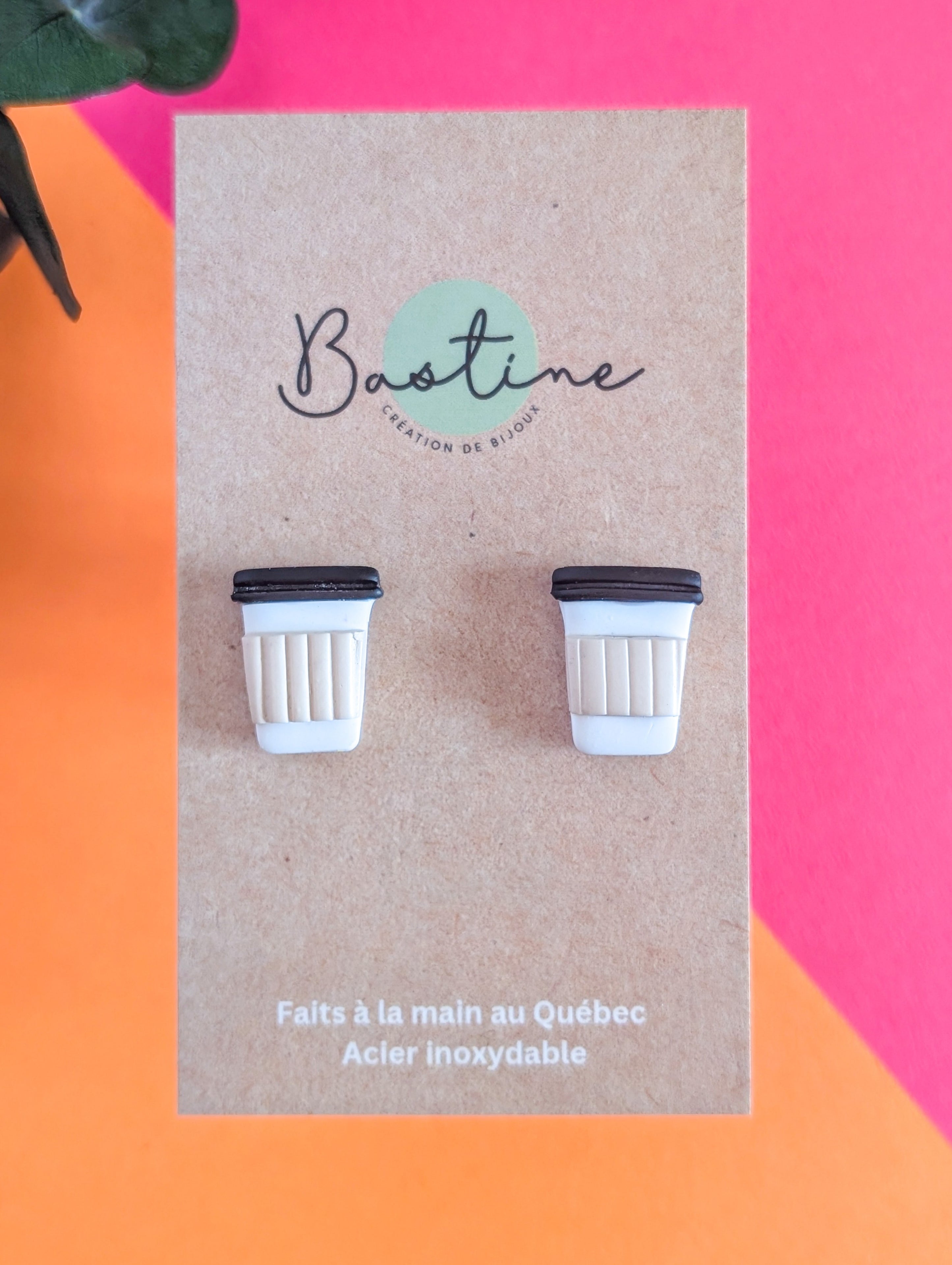 Studs Café