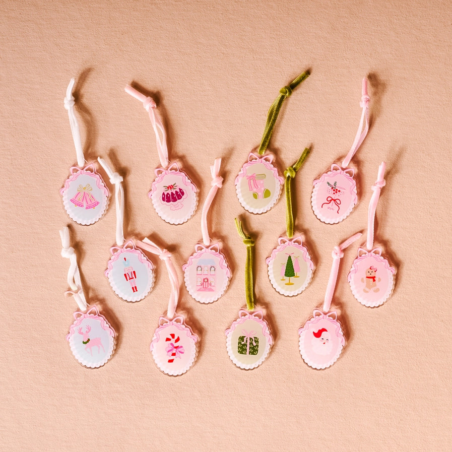 Calendrier De L'avant Avec Ornements De Noël - Coquette