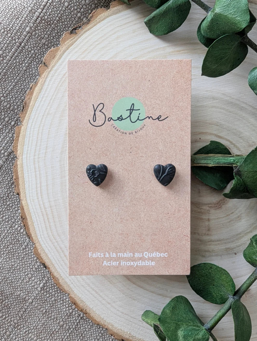 Mini Studs Coeurs Noirs Texturés