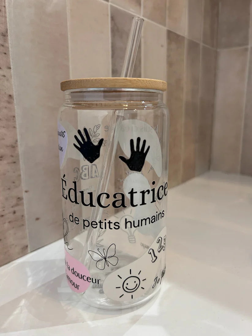 Verre Éducatrice Petits Humains