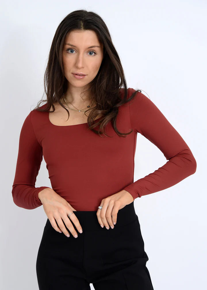 Scoop Top Mariana Chili